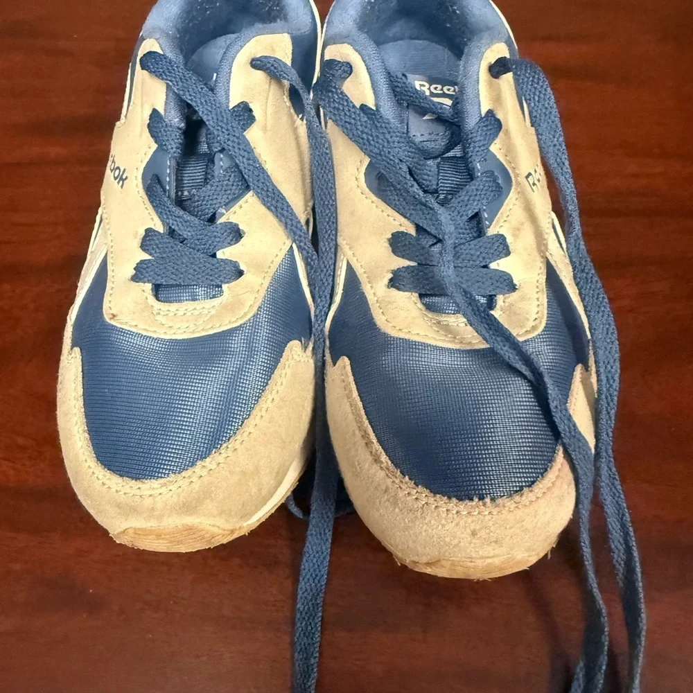Children's‎ Reebok Blue and Beige Sneakers size 2 youth